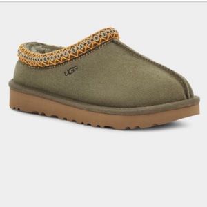 Ugg Tasman slipper size 7